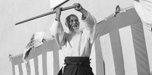 Aïkido 69 fondateur de l'aïkido O Sensei Morihei Ueshiba au Hombu Dojo